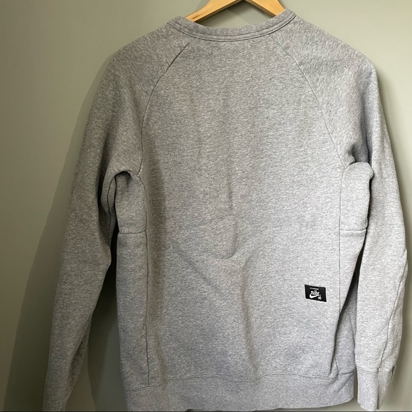 Nike SB skateboarding Top Icon GFX Heritage Crewneck grey sweater medium - Picture 4 of 8